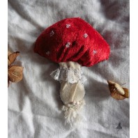 Red Amanita Velvet Brooch, Mushroom, Nature, Mori girl, Forest, Witch, Fungi, Fungus, Fall, Winter