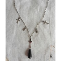 Clarimonde Collier à breloques croix et gouttes argent, Vampire, Dark mori, Dark Academia, Gothique, Catholique, Larme noire