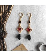 Jeanne Seymour, Boucles d'oreilles Tudor Reine Rouge Perle noire, Renaissance, médiéval, Cottagecore, Dark Academia, Gothique