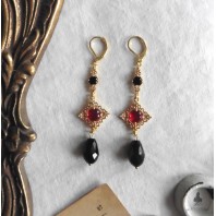 Jeanne Seymour, Boucles d'oreilles Tudor Reine Rouge Perle noire, Renaissance, médiéval, Cottagecore, Dark Academia, Gothique