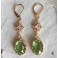 Boucles d'oreilles édouardiennes ovales vert pâle or, Dormeuses vertes, Régence, Renaissance, victorien, Renfaire