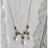 Milady de Winter, Collier Victorien Rose noire et perles, Gothique, Renaissance, Baroque, Dark Academia 