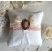 Marie-Antoinette, Coussin Régence Porte Alliances Camée rose et blanc, Mariage rose