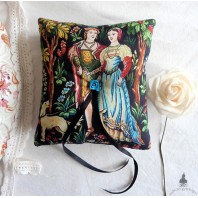 Coussin Renaissance Porte Alliances noir, bleu et multicolore, Mariage Tudor
