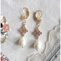 Boucles d'oreilles Tudor Reine Rose Perle, Renaissance, m&eacute;di&eacute;val, Cottagecore, Dark Academia, Gothique, Royal, Victorien