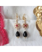 Richelieu Boucles d'oreilles Tudor Rouge et noir et Perle goutte noire or, Renaissance, m&eacute;di&eacute;val, Dark Academia, Gothique